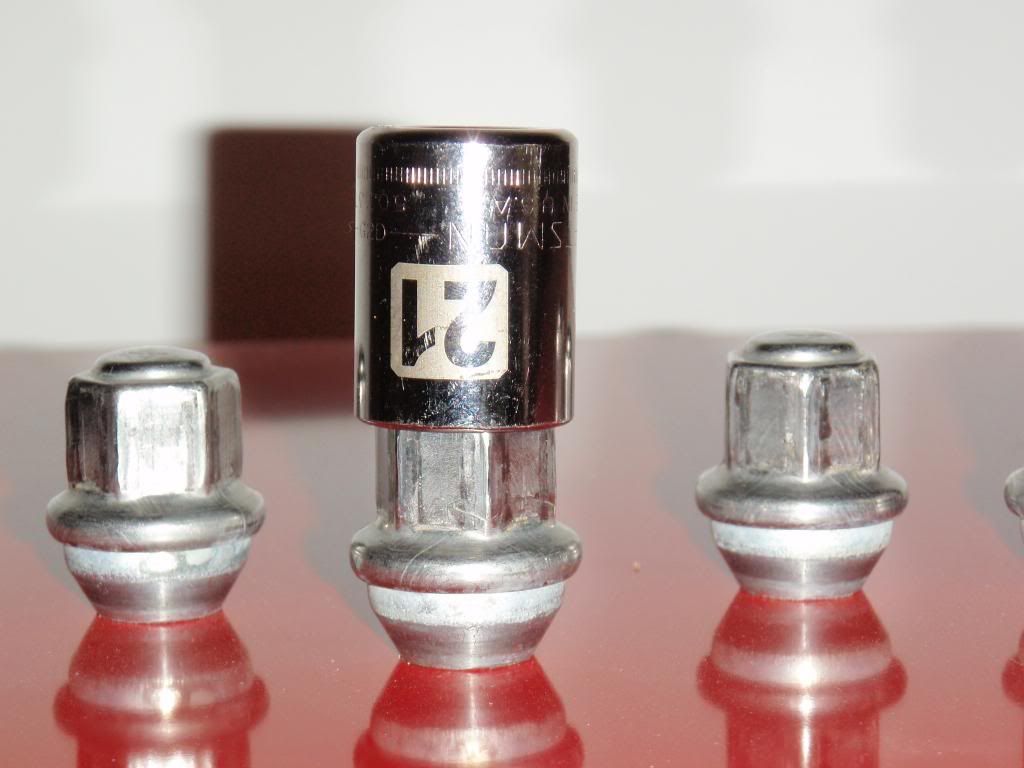 Factory Lug nuts should be replaced Dodge Challenger Forum